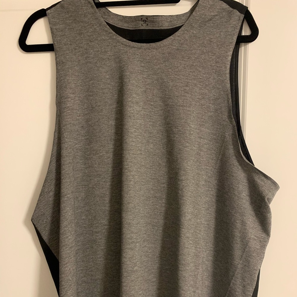 Lululemon lab tank L